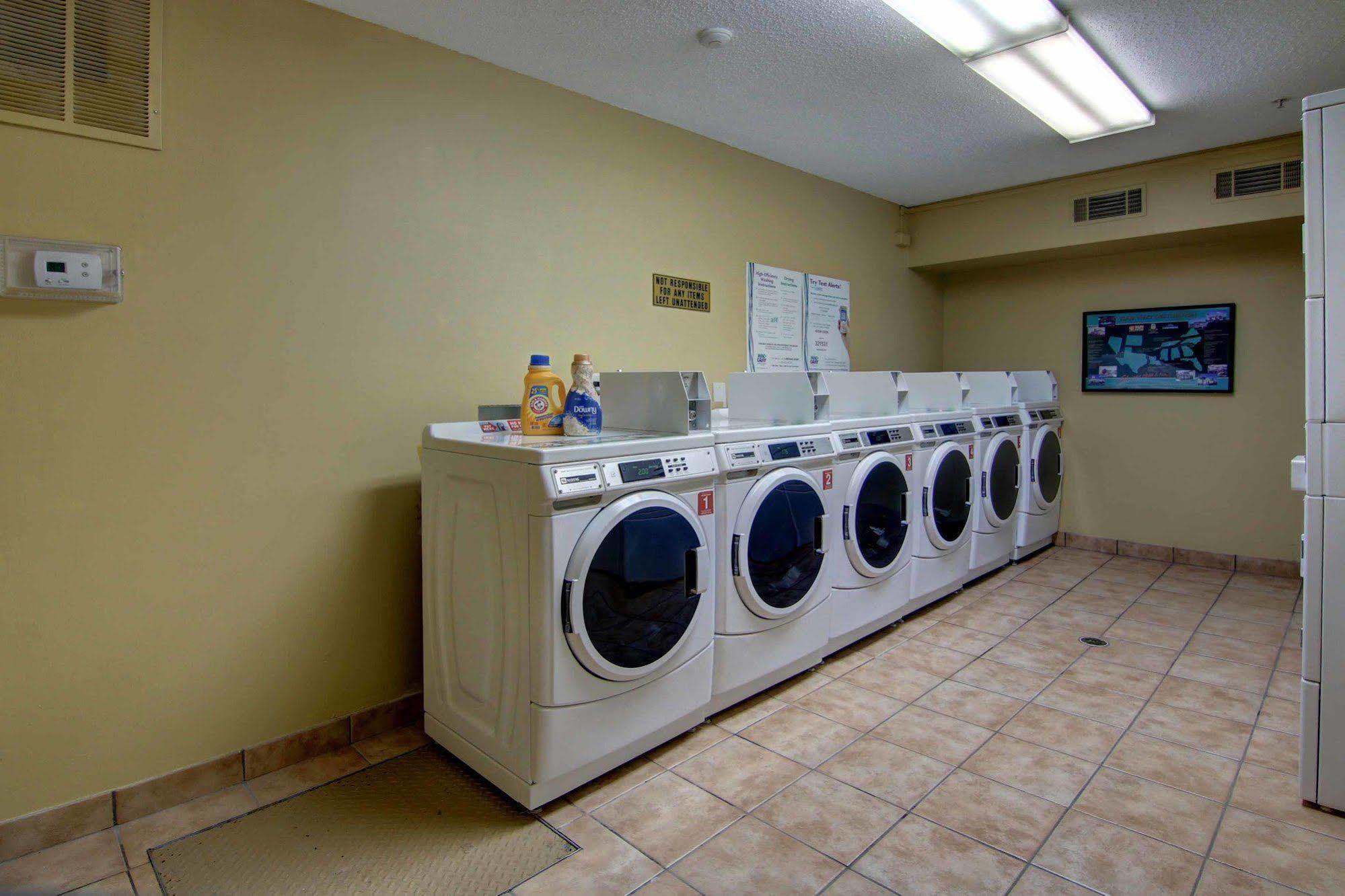 Intown Suites Extended Stay Atlanta Ga - Snellville Eksteriør billede