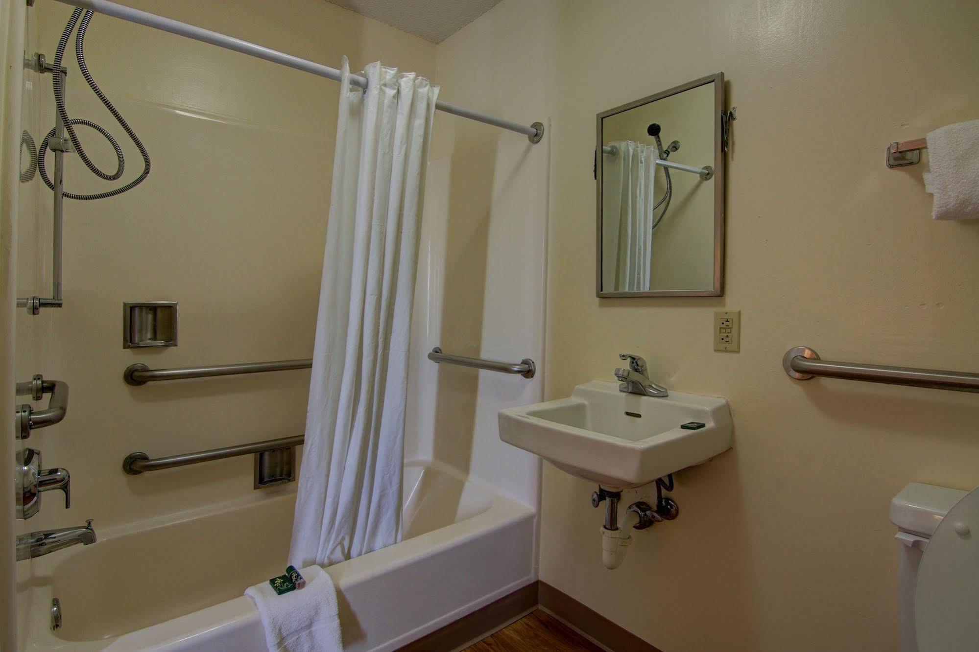 Intown Suites Extended Stay Atlanta Ga - Snellville Eksteriør billede