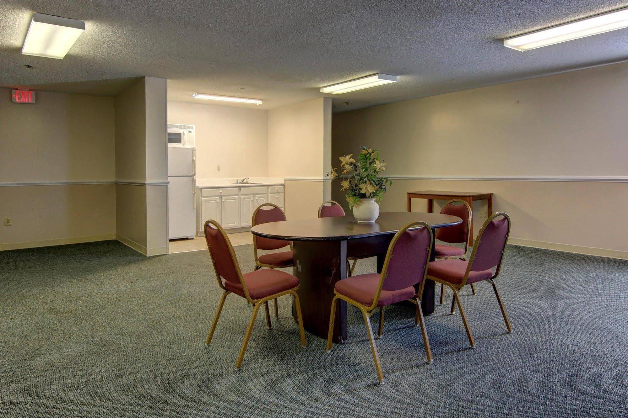 Intown Suites Extended Stay Atlanta Ga - Snellville Eksteriør billede